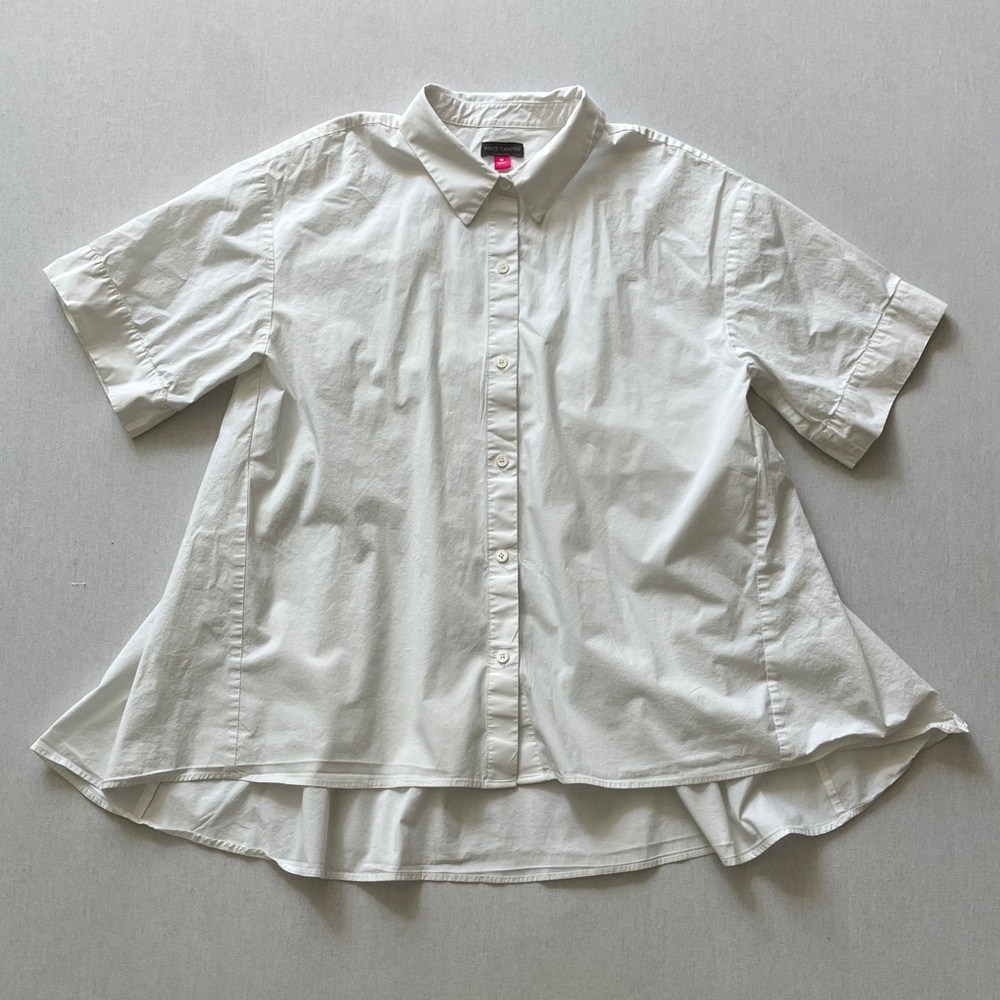 Vince Camuto White swing top
